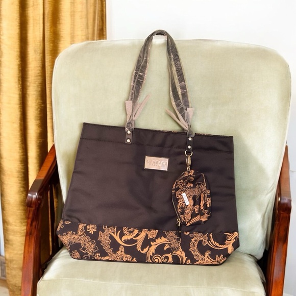 VERSACE BLACK & GOLD SCROLL LARGE TOTE BAG - Picture 5 of 5